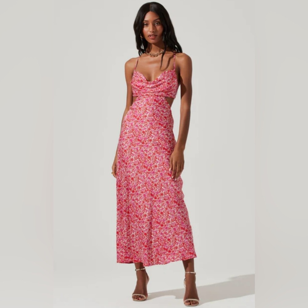 🏷️ SOLD 🍒 ASTR Red Floral Midi Dress 🍒